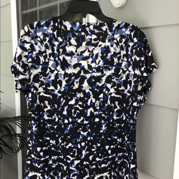 Larry Levine size Large Women top black,blue,white,gray dressy EUC - Picture 8 of 12